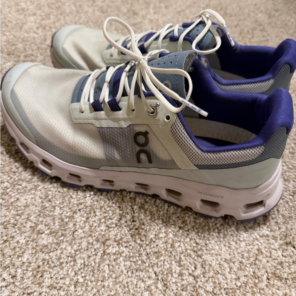 On Cloud Women’s Sneakers